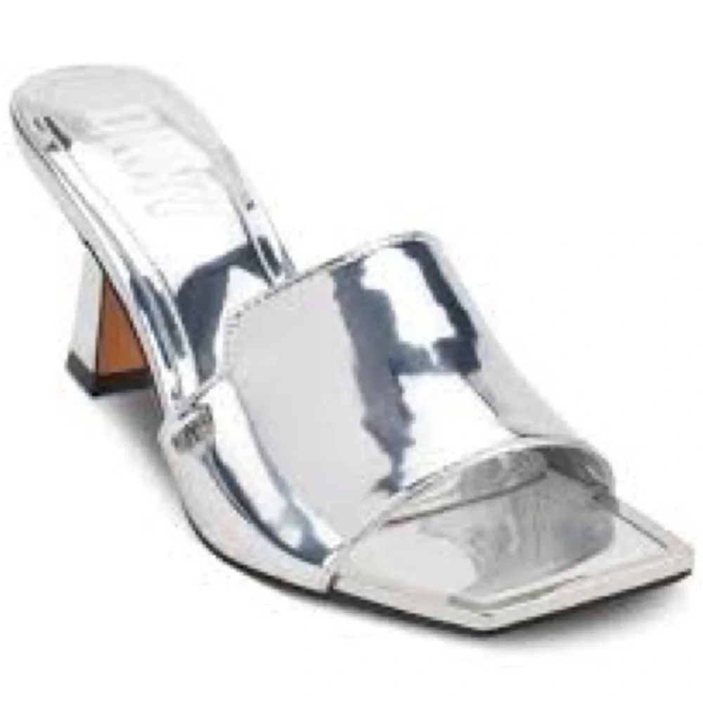 New DKNY Silver Kailyn heel sandals size 6.5